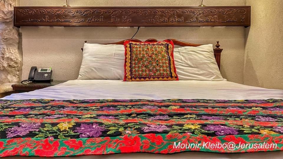 Kamer met Queensize Bed en Balkon