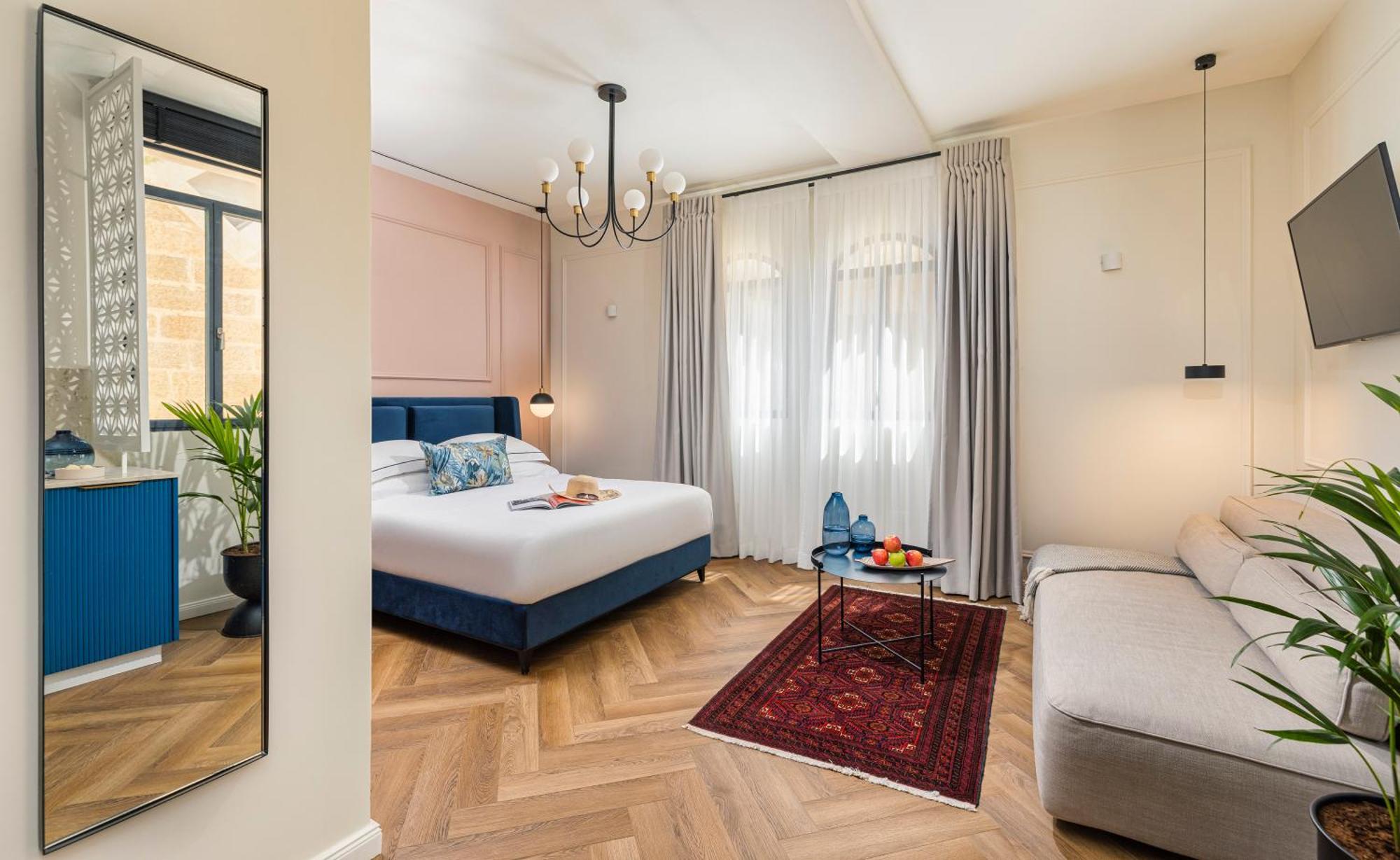 Deluxe Suite