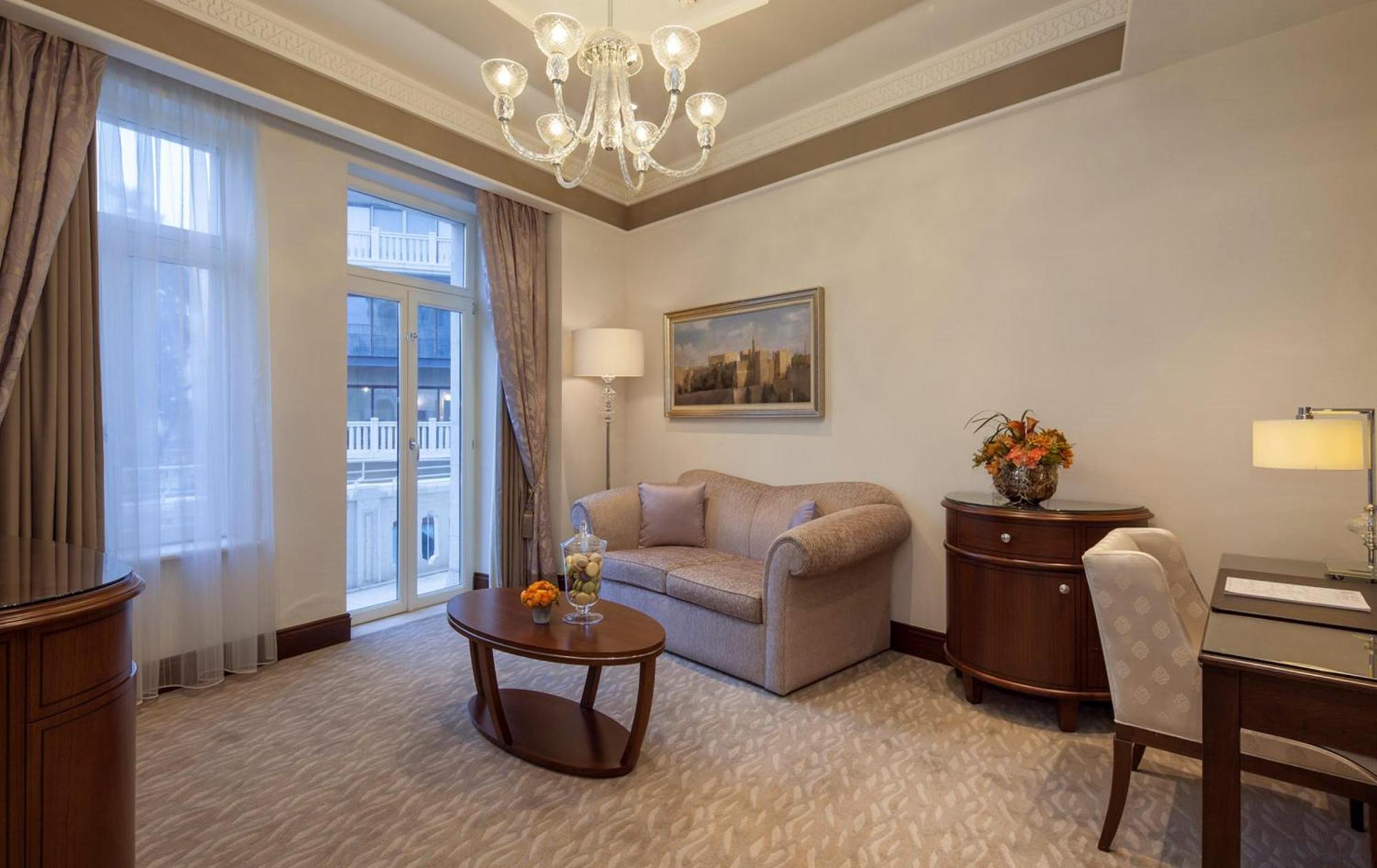 One Bedroom King Suite