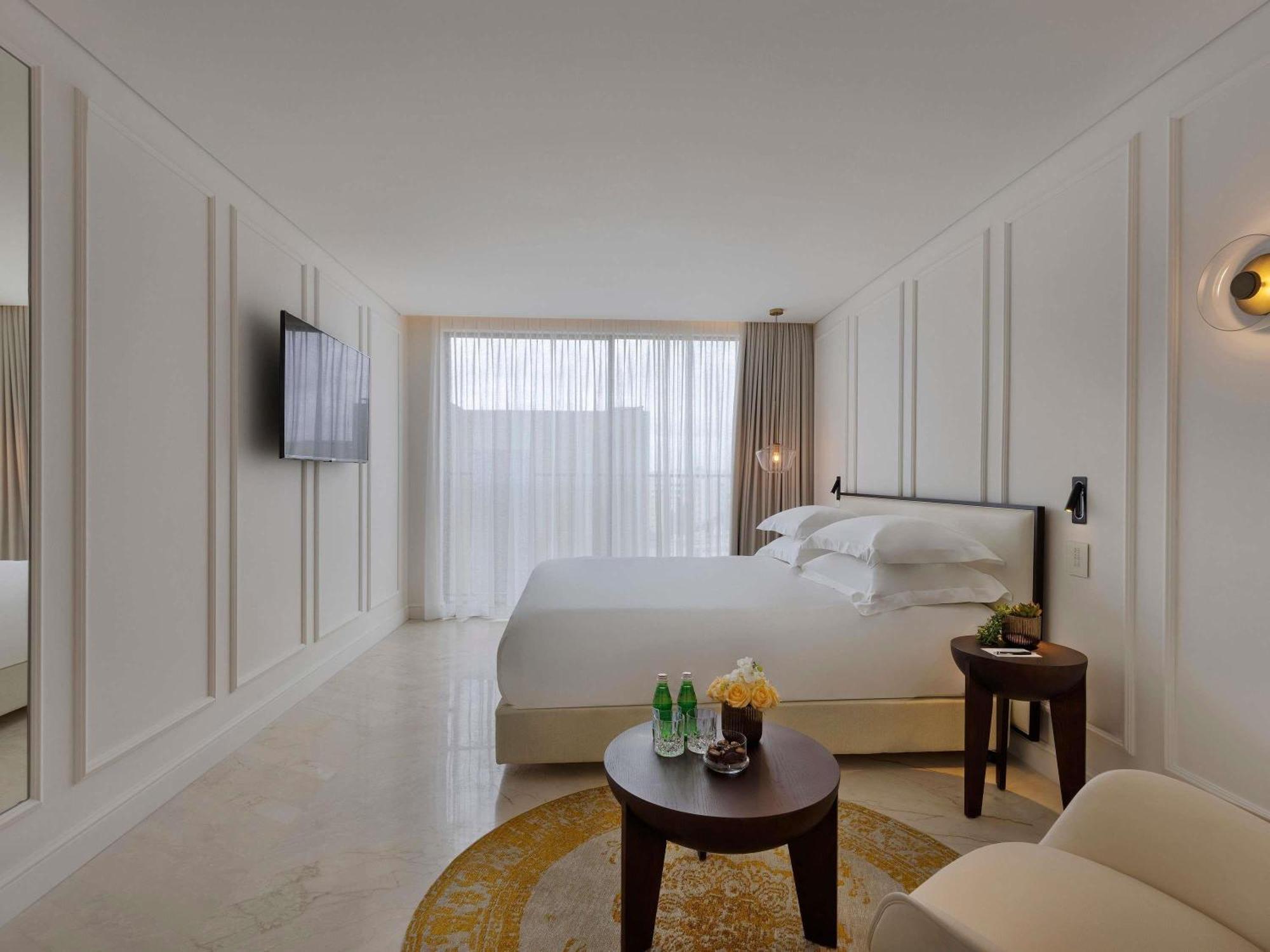 One Bedroom Suite One King Bed or Twin Beds Sofa Bed