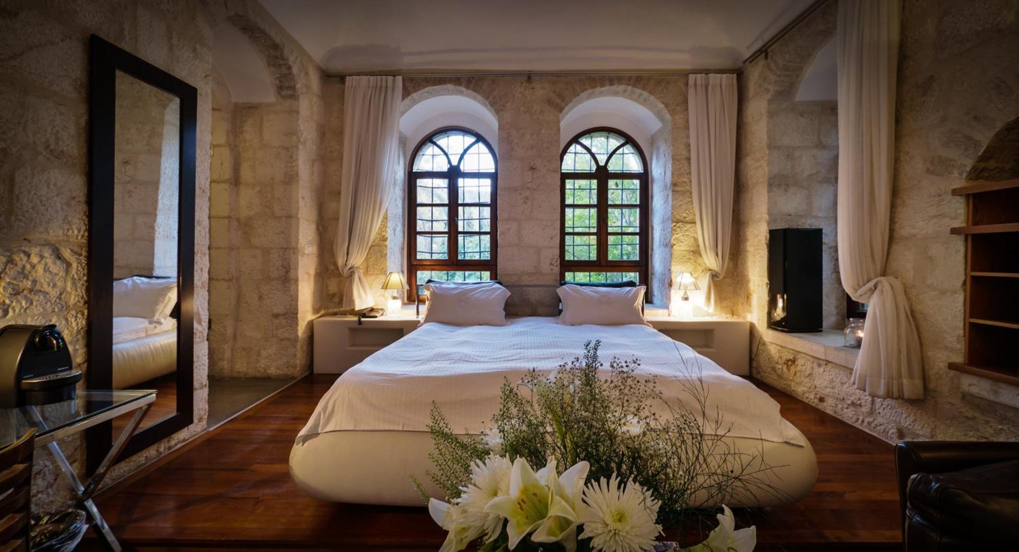 Suite Luxo com Banheira