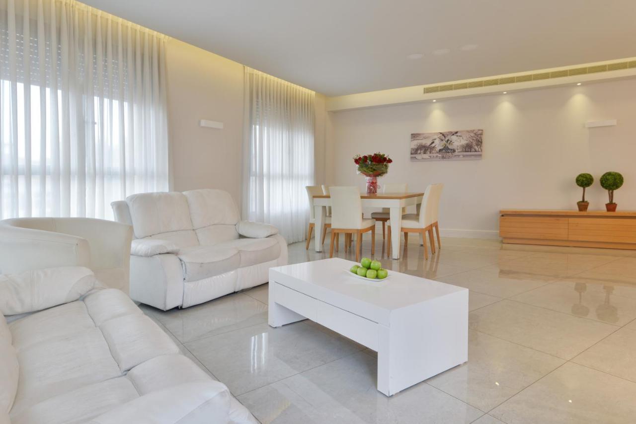 Suite mit 3 Schlafzimmern und Balkon (4 Erwachsene + 3 Kinder)